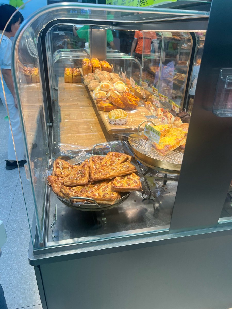 LaykinRazo's tweet photo. Fresh morning snacks u0026 chilled drinks restocked! Grab your go-to brekkie bite and iced coffee on your way out—open till late daily. ， https://t.co/1B5q8Plx3w