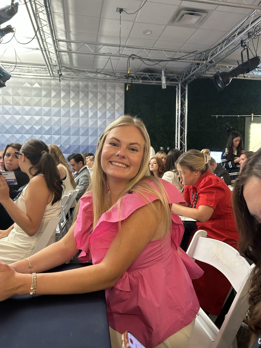 anotherjustmic's tweet photo. Excited for Day 4 of training!!!

With my amazing regional manager @EKBradley_  and the North East Team

@tpusastudents| @TPUSA https://t.co/RXeu9DiwsA