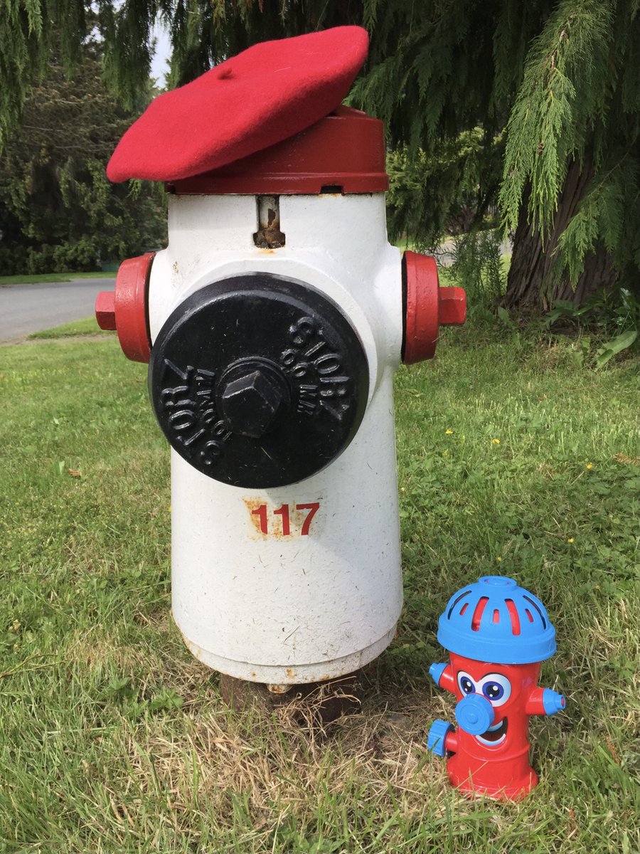 montanti8angela's tweet photo. Babette and Chloé, 2022
#streetphotography #womenstreetphotographers #photography #firehydrant #iphone #iphone14 https://t.co/RpXA2qYaY0