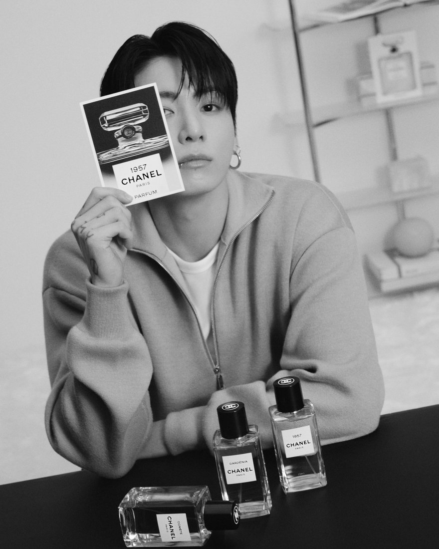 XFashion's tweet photo. 1957 

JungKook stars in @CHANEL Beauty's latest fragrance campaign https://t.co/Scg9xDlZAo