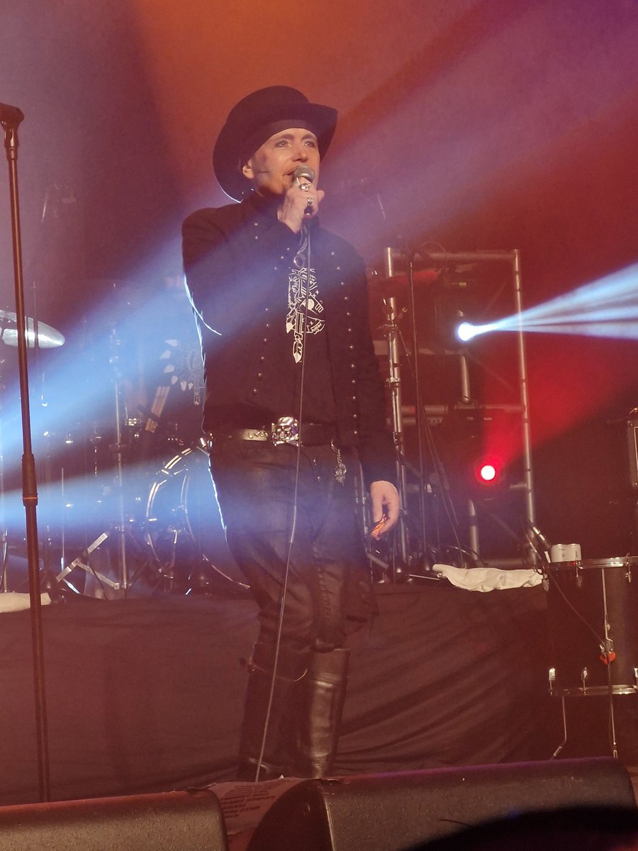 7Bigmouth7's tweet photo. @latte147 Tues night, Blackpool : the real deal!
#princecharming
#rebellionfest https://t.co/1XZZUHhqfU
