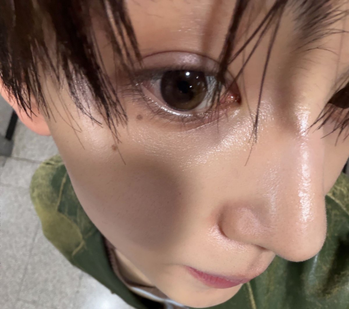 prettyyhyeon's tweet photo. i love his silly selca sm <3 https://t.co/V9e7lXfXZT
