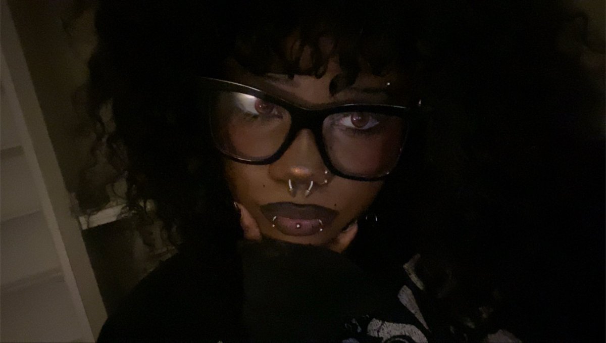 M4RCIorg's tweet photo. Hai <3 #alt #emo #piercings https://t.co/zbfdzSOTdd