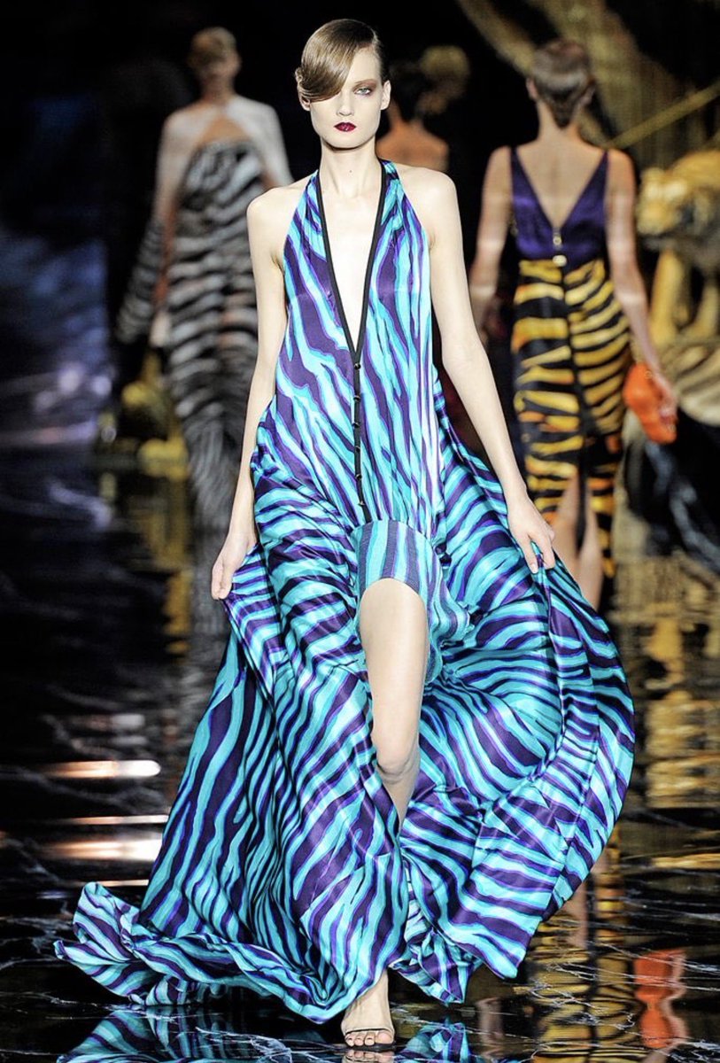 luchikdoll's tweet photo. Melanie wearing Louis Vuitton Spring/Summer 2011 https://t.co/fCOAPNerWI