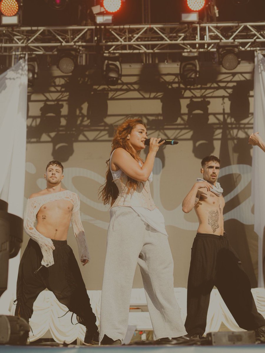 vissidvioleta23's tweet photo. 📸 Diego Rey vía ig post (1)

VIOLETA TOUR 🤍

https://t.co/LkXsRC119Y https://t.co/O1nLFtoTh1