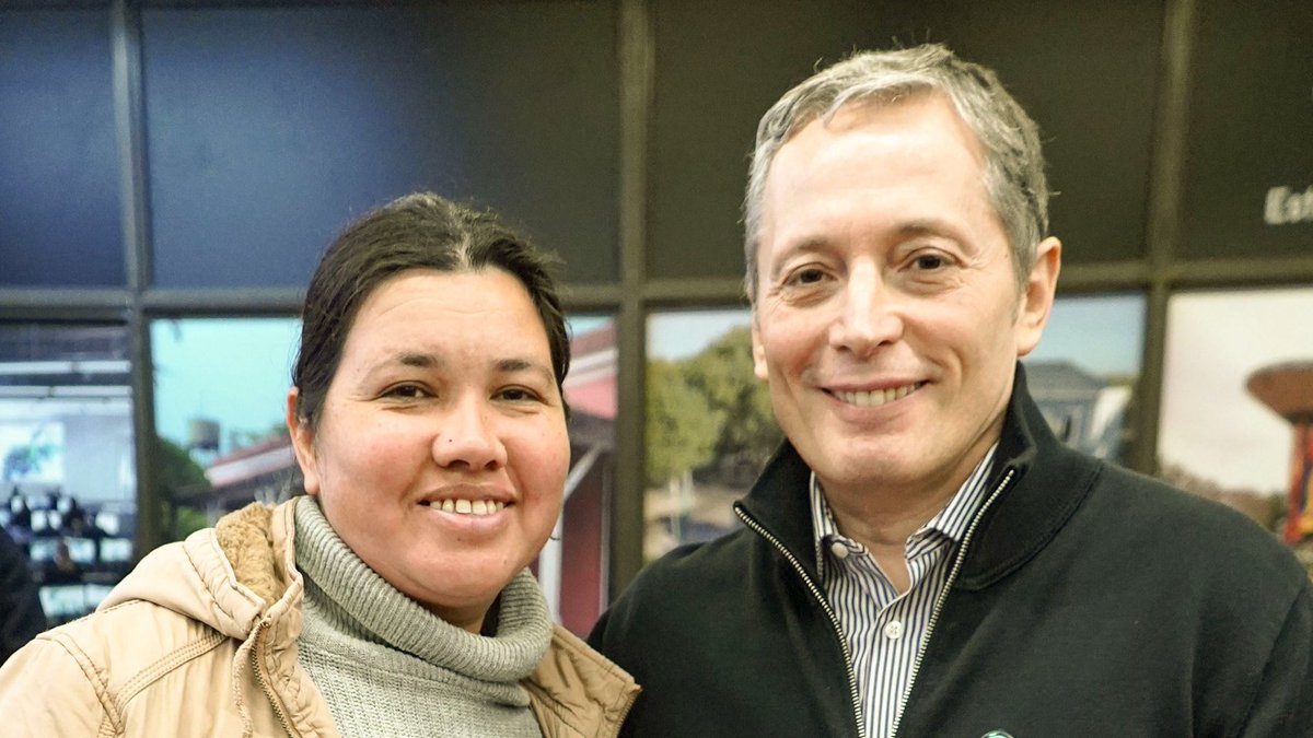 fernandogray's tweet photo. Entregué 97 tarjetas del Plan Más Vida a familias de nuestro distrito. Esta herramienta representa un acompañamiento concreto y reafirma nuestro compromiso de estar cerca de quienes más lo necesitan.

Desde el @MunicipioEE fortalecemos las políticas sociales para asistir a las vecinas y los vecinos con presencia, sensibilidad y respuestas concretas. En lo que va del año ya llevamos otorgadas 478 tarjetas de este programa.