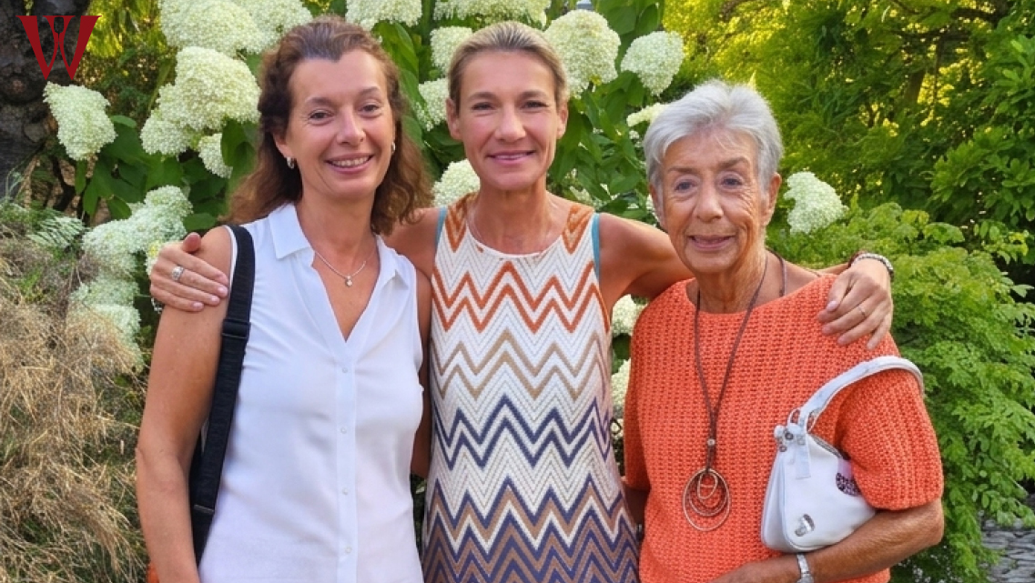 The_WineBarn's tweet photo. 🎉🥂🍾Wishing a very happy belated birthday to The WineBarn's founder Iris Ellmann (centre). She recently celebrated her birthday with family in her homeland, Germany. Celebrating with sparkles, Iris shared a bottle of #Sekt with her sister Claudi (left) & her mum Renate (right). https://t.co/fZEt6AtuMj