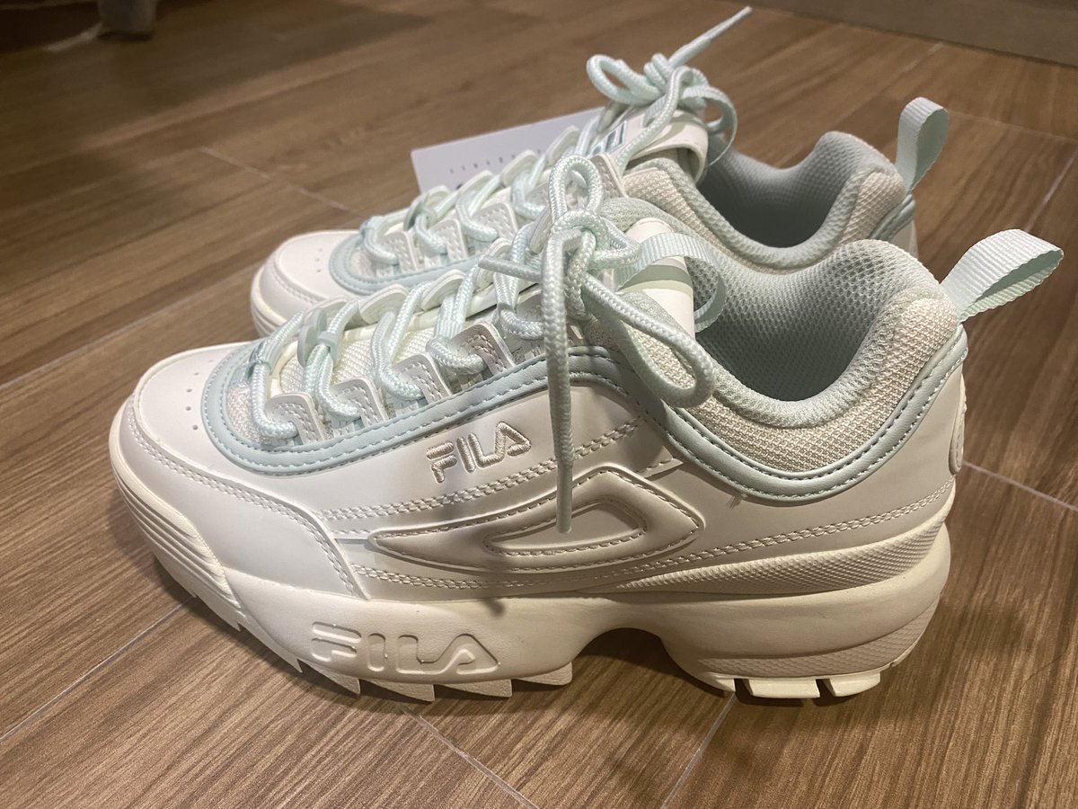 day_irin's tweet photo. 📍ส่งต่อ FILA x PPG สีเขียว ไซส์ 37.5 (23.5 cm)  เรา 38 ใส่ไม่ได้ค่ะ
💵 ราคา 1000 บาท รวมส่ง
มือ1 ลองรอบเดียว สภาพ 100% กล่อง 100% ของจริงน่ารักมาก มีอะไหล่แจ่งเชือกให้ด้วย
#ส่งต่อรองเท้า #ส่งต่อรองเท้ามือสอง #ส่งต่อFILA https://t.co/Wh8iw1Dsy8
