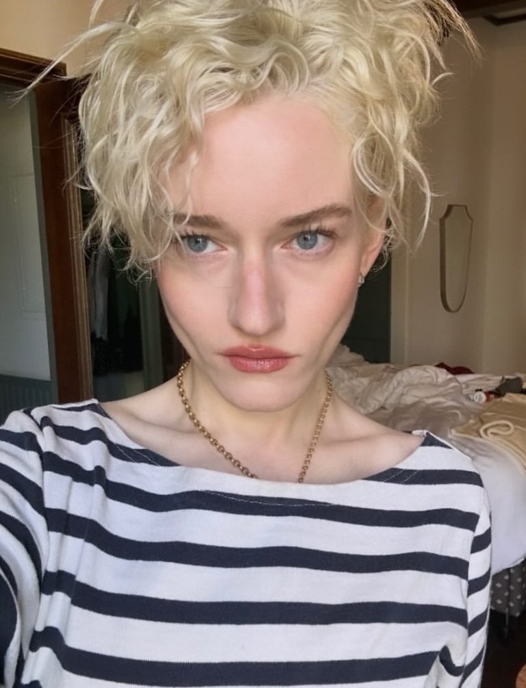 FACECARDSSSS's tweet photo. Blonde Overload V2 https://t.co/VDn3CpCSJo