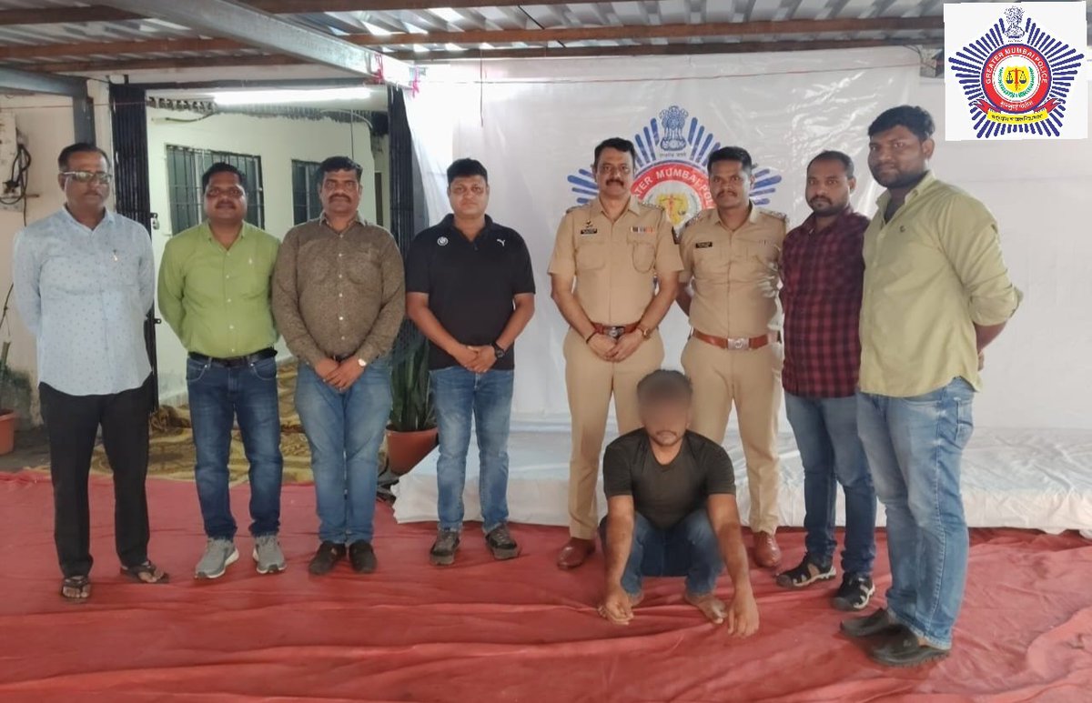 DcpWestZone2's tweet photo. The Crime Detection Unit of the DN Nagar Police Station skillfully cracked 02 housebreaking cases and successfully apprehended one accused.Out of the stolen property worth ₹ 4,58,570/-, has been recovered.@MumbaiPolice @AddlCPWestMum https://t.co/wNKFUECLw6