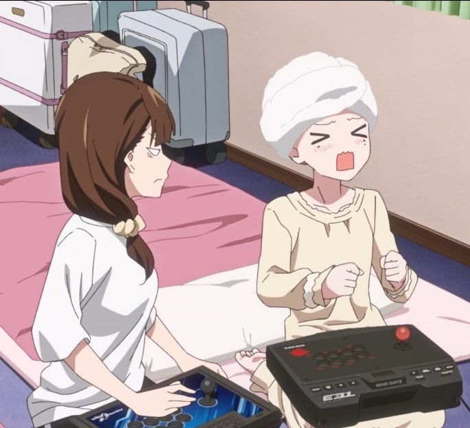kyoruyeye's tweet photo. just two girlfriends playing video games together https://t.co/sRwQGNmKUe