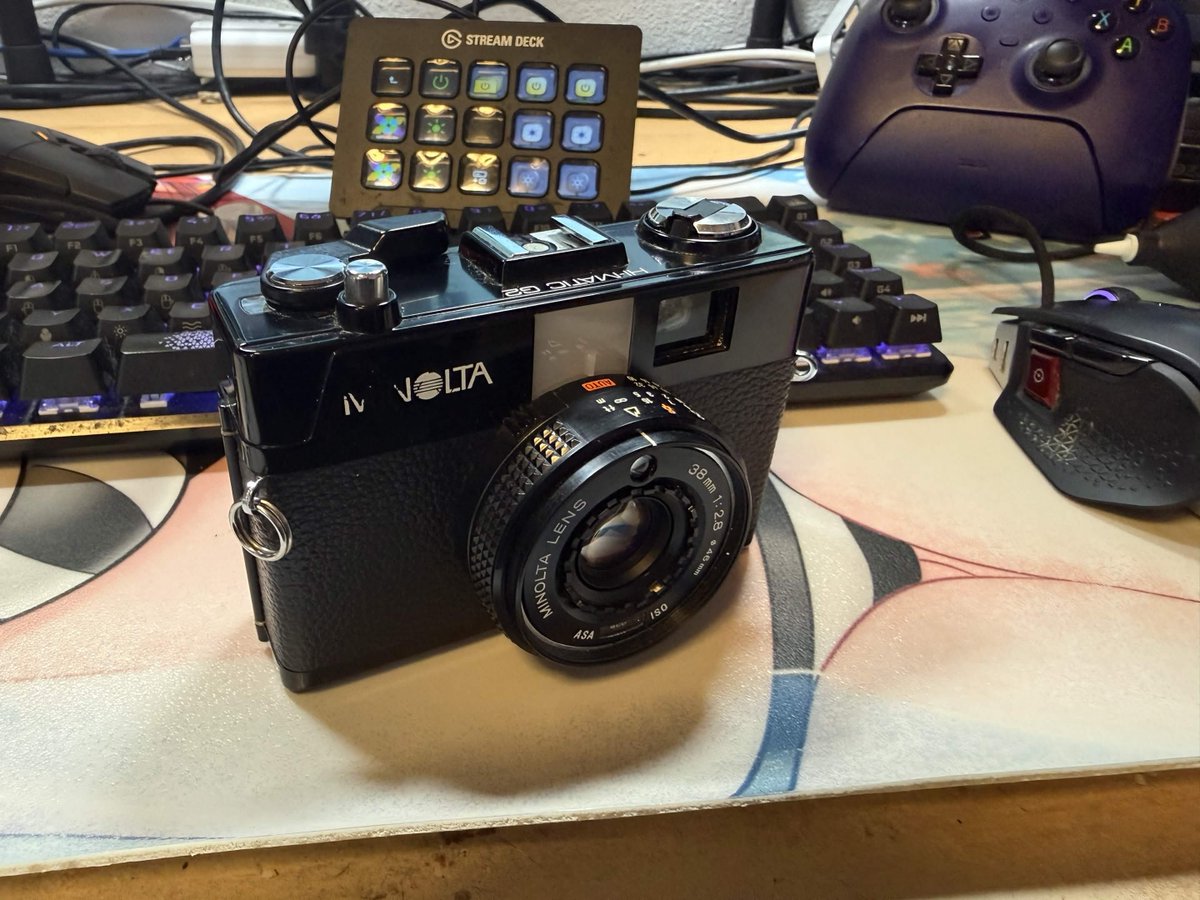 Aquila_vt's tweet photo. Optisch nicht perfekt aber sie funktioniert. schön klein und passt in fast jede Handtasche. https://t.co/PwMZVJ2jGU
