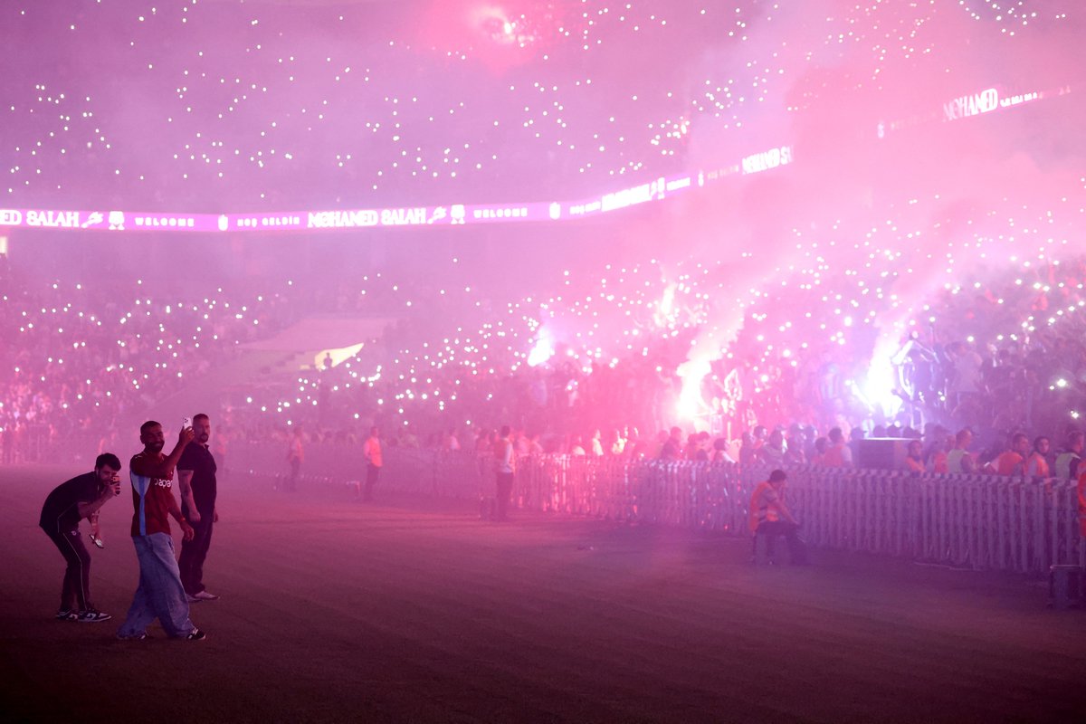 demarkesports's tweet photo. Ertuğrul Doğan: "Salah'a hayatı boyunca yaşamadığı bir sevgiyi göreceğini söylemiştim. İstanbul'daki karşılamadan sonra 'İnanamadım' demişti. 'Trabzon'u gör' demiştim. 'İyi ki beni buraya getirdiniz' dedi." https://t.co/LuCncYdQXP