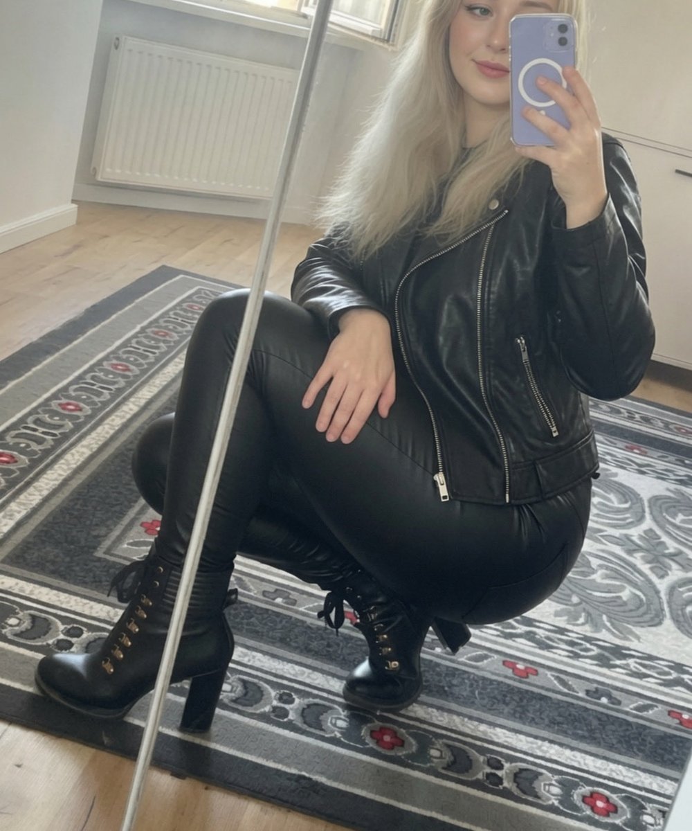 JJAngel777's tweet photo. Dein Geld, mein Vergnügen. 

#findom #paypig #zahlsklave #finsub #humanATM https://t.co/Djm4sncQbY