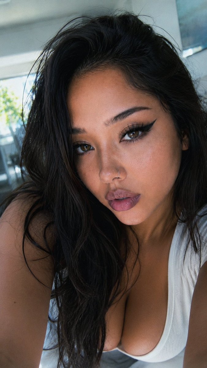 iamhaileyv's tweet photo. Hello ☺️ Where are you from ? I'am from Miami https://t.co/XoKAzROsDA