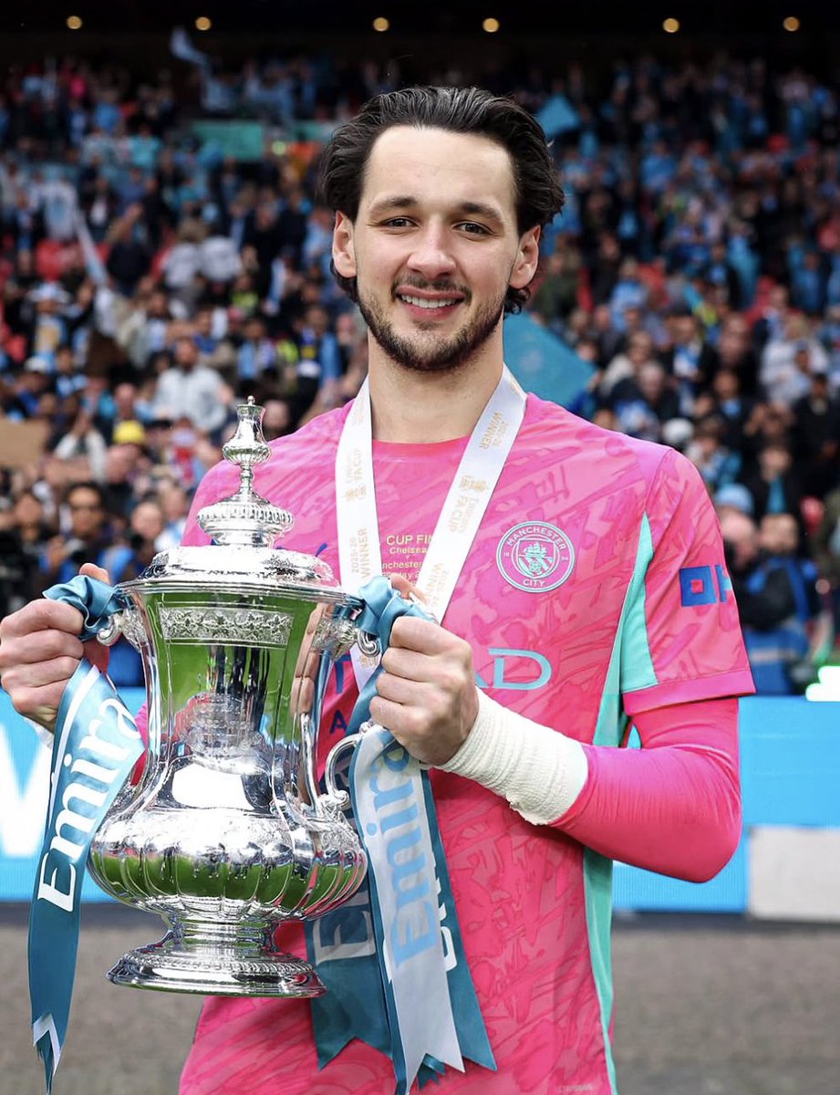 City_Xtra's tweet photo. James Trafford: "To everyone at Man City, it was my dream to play for the first team from when I moved away from home at 12, and it makes me so proud to have achieved that last season, whilst also winning 2 trophies in the process. The fans singing my name was something I dreamt of when I went to the Etihad growing up through the academy. I wish nothing but the best for the club for the future. Traff 🩵" [IG: jamestrafford]