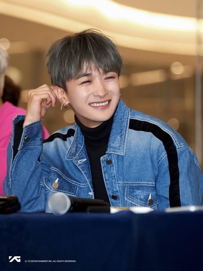 z3kskies's tweet photo. #HAPPY_BIRTHDAY_JAEDUCK 
#김재덕의_48번째_생일을_축하해 

이번 연도에는 꼭 웃는, 또 말하는 김재덕을 옐키들이 볼 수 있기를…
많이 보고 싶다 재덕, 생일 축하해! https://t.co/4r5aZ4bO3Y