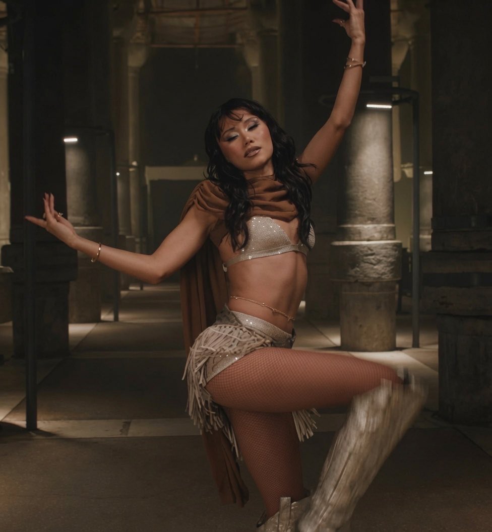 pnossdiyorlar's tweet photo. god is a woman. https://t.co/rR3KqdXBRU