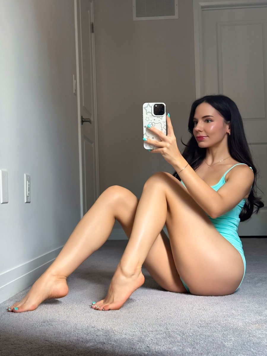 minavbby's tweet photo. High heels or bare feet? 🩵 https://t.co/1azDmhydrx