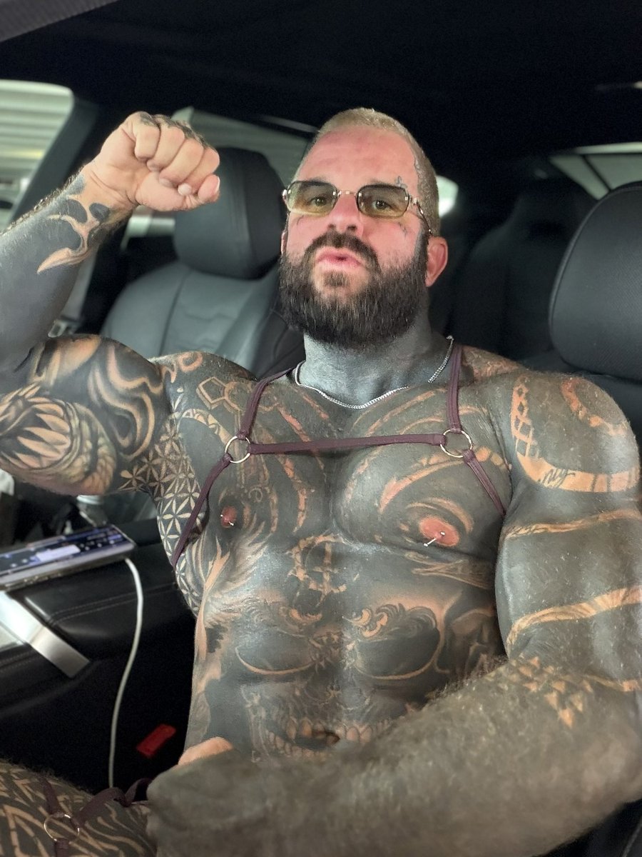 baddurdenXXX's tweet photo. No edits @wearcoyote https://t.co/fnEFk5hzto