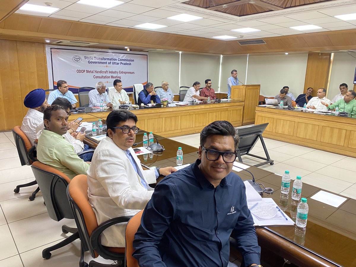 lahgnis's tweet photo. UP State Transformation Commission (STC) organised consultation meeting with entrepreneurs associated with ODOP Metal Handicraft Industry, at Yojana Bhawan, Lucknow. Meeting was chaired by Sri Manoj Kumar Singh, CEO, STC was attended by Sri SBL Sushil, IAS, Principal Secretary https://t.co/cgWE5kId5R