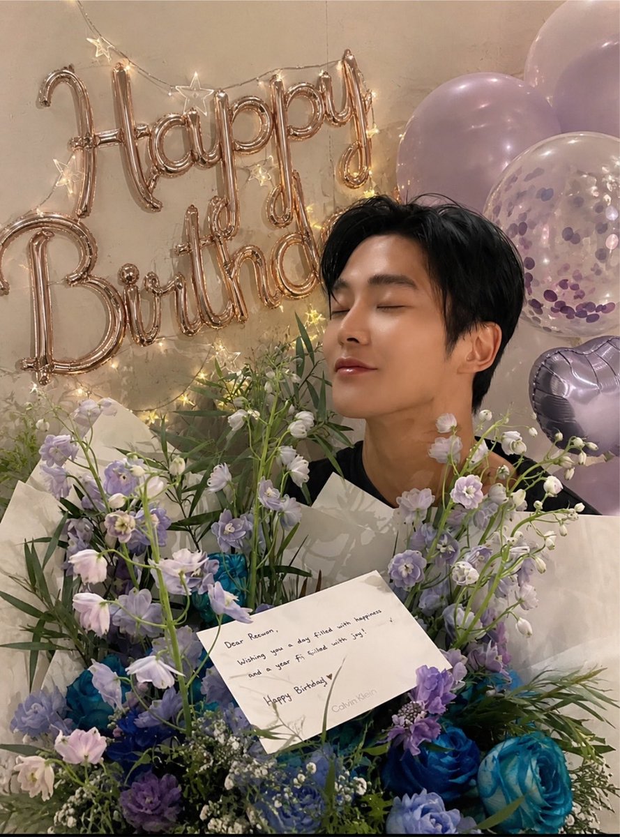9687ksg's tweet photo. 석우🩵 생일 축하해요! 🎂

#로밍의여름_로운아_생일축��해
언제나 건강하고 빛나는 하루하루를 보내세요
#HBD_ROWOON_DAY https://t.co/nrKA6s1kCU