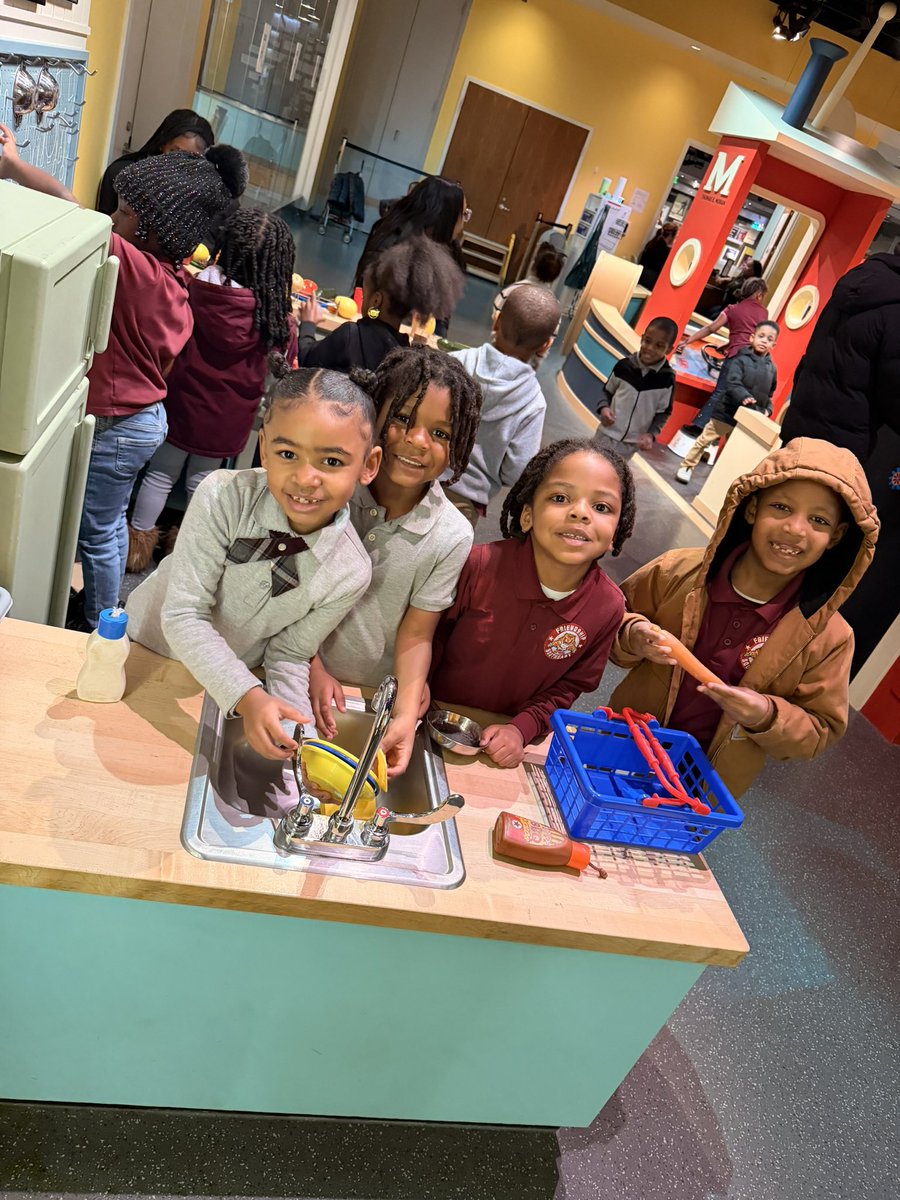 its_dijahhhh's tweet photo. Learning starts with Tiger Pride!
We’re ready!

@FriendshipPCS
#FPCSSE #Journeyto30 https://t.co/zXOgzDSe03