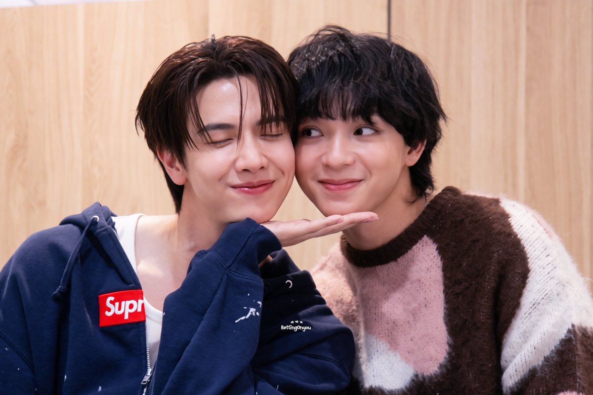 bbettingonYou's tweet photo. นานๆทีจะได้มาหาซักงาน ละเหมือนจุ่มได้ซีเคร็ท🤭

#MaxkyBasxFANDOMFANFIC
#แม็กกี้บาส #Maxkybas
#maxky_rp #บาสเด็กอ้วนที่แท้จริง https://t.co/ljXDOXLksF