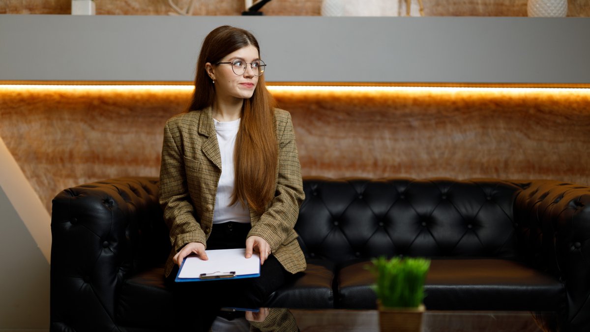 ABALitigation's tweet photo. 💼 Interviews can be a daunting task for young lawyers trying to find their footing in this profession. One 30-minute conversation can change the course of your entire life. Here are five ways to stand out in an interview: https://t.co/XoUAkSgVTj
#YoungLawyer #YoungLit https://t.co/paAkMix6jz