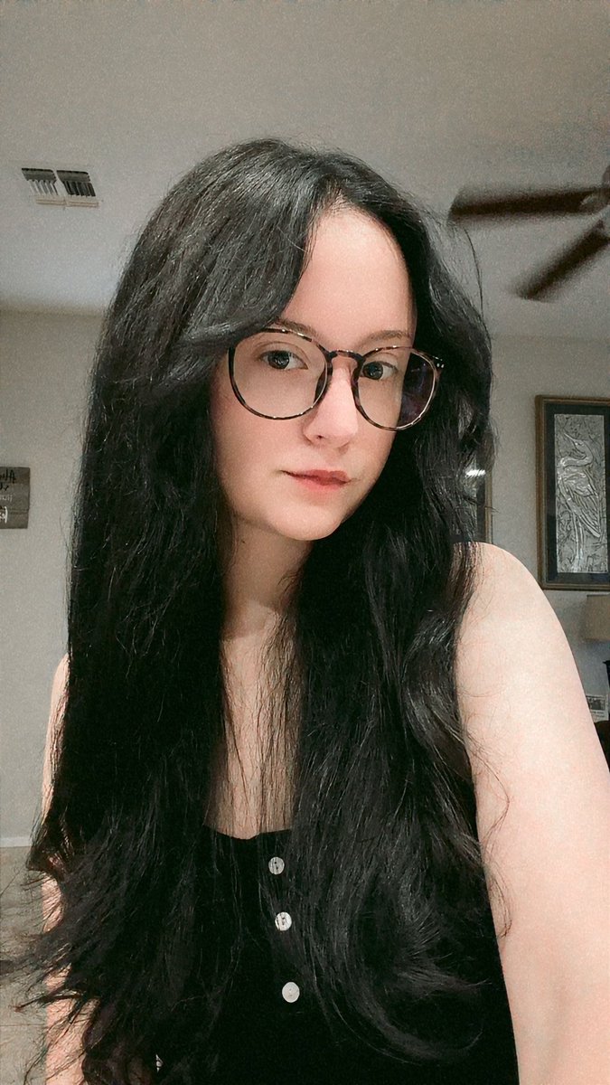 yukisnow2b's tweet photo. New hair!!!!!!
Tehehehe I’m excited to be a black cat again 🐱
#newhair https://t.co/qswG4k0ysa
