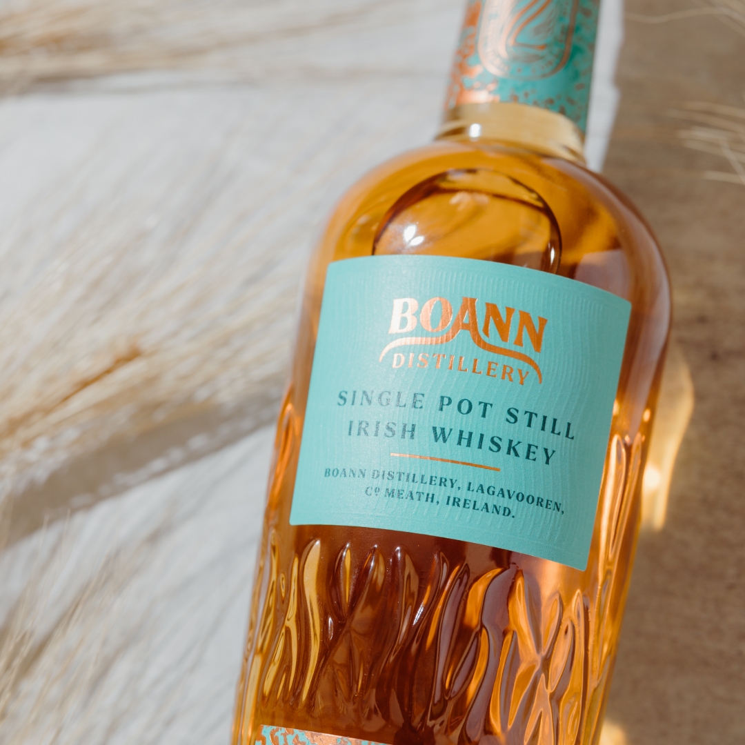Boanndistillery's tweet photo. Crafted in the #BoyneValley using local Irish grain &amp; Boyne Valley well water, #BoannLegacy Single Pot Still Irish Whiskey is a tribute to the rich heritage of #IrishWhiskey 🥃 Delve deeper at https://t.co/6o1hcmSREP 
#BoannWhiskey #Whiskey https://t.co/DOTk73Dgxc https://t.co/rwyHuzm8IB
