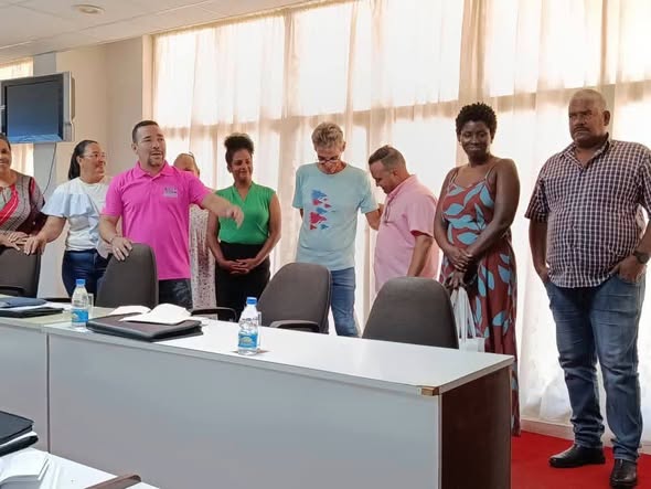 CNCTVGranma's tweet photo. Recibimos  a personas especiales, aquí el corazón de Cuba palpita con fuerza  singular. Jóvenes creadores que van rumbo a donde estuvo la Comandancia  General del Ejército Rebelde en La Plata,  en la Sierra Maestra, desde  donde Fidel dirigió parte de la última etapa de la gesta. https://t.co/rHThVVbtMB
