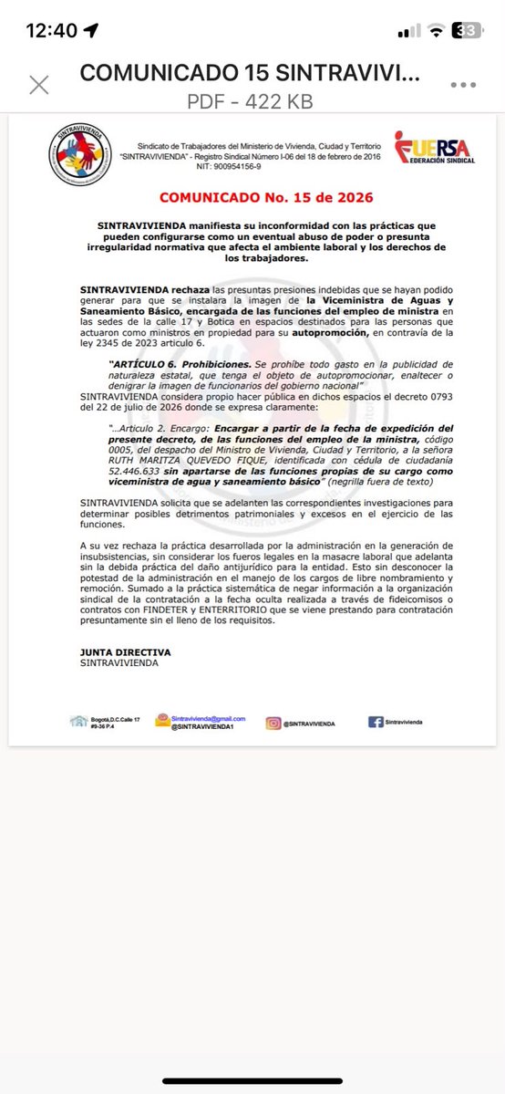 lafm's tweet photo. 🔵 El Sindicato de Trabajadores del MinVivienda rechazó la instalación de la imagen de Ruth Maritza Quevedo, ministra (e) de Vivienda desde hace menos de un mes, en el pasillo destinado a quienes han ejercido el cargo de ministro en propiedad. 

Además, pidió investigar posibles excesos en el ejercicio de sus funciones, cuestionó las declaratorias de insubsistencia de funcionarios y manifestó su preocupación por presuntas irregularidades en algunos procesos de contratación.
