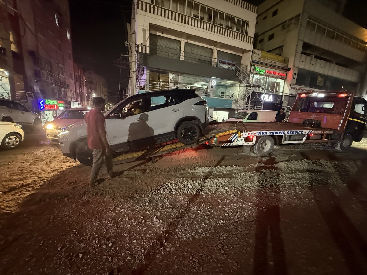 PraffullakumarV's tweet photo. @Tataev @TataMotors @Tataev Select Hyderabad confirmed traces of water in critical EV components &amp; the battery pack. Unacceptable. Their claim - vehicle was submerged is false. never drove through floods or waterlogged roads. Replace the vehicle or refund me, or I’ll pursue legal action.@TataMotors https://t.co/454XKc3dyh