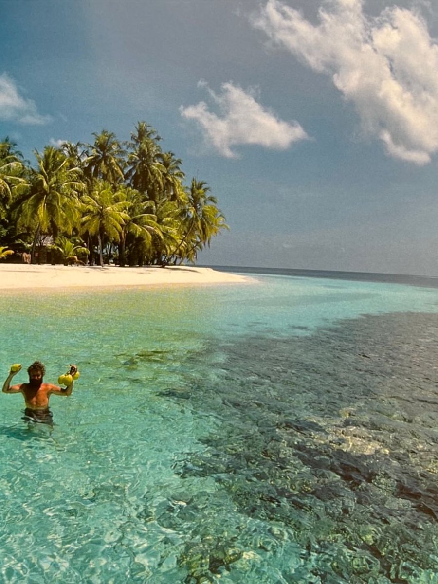 viewsfrance's tweet photo. L’archipel des Maldives dans les années 70-80, par Michael Friedel. https://t.co/Ay8qn9S5Ra