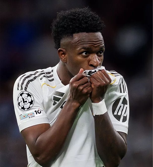 _BeFootball's tweet photo. 🚨 MAIS B*RDEL, IL SE PASSE QUOI AUJOURD’HUI ?!?!?! 😭😭😭

👉 La Liga qui passe sur DAZN et Disney+ 📺 

👉 Rodri qui met une clim au Real pour le Barça 🥶

👉 Yan Diomandé 🇨🇮 qui rejoint ENFIN le Real Madrid

👉 Maghnes Akliouche 🇫🇷 qui rejoint ENFIN le PSG 

👉 Vinicius Junior 🇧🇷 qui prolonge ENFIN au Real Madrid