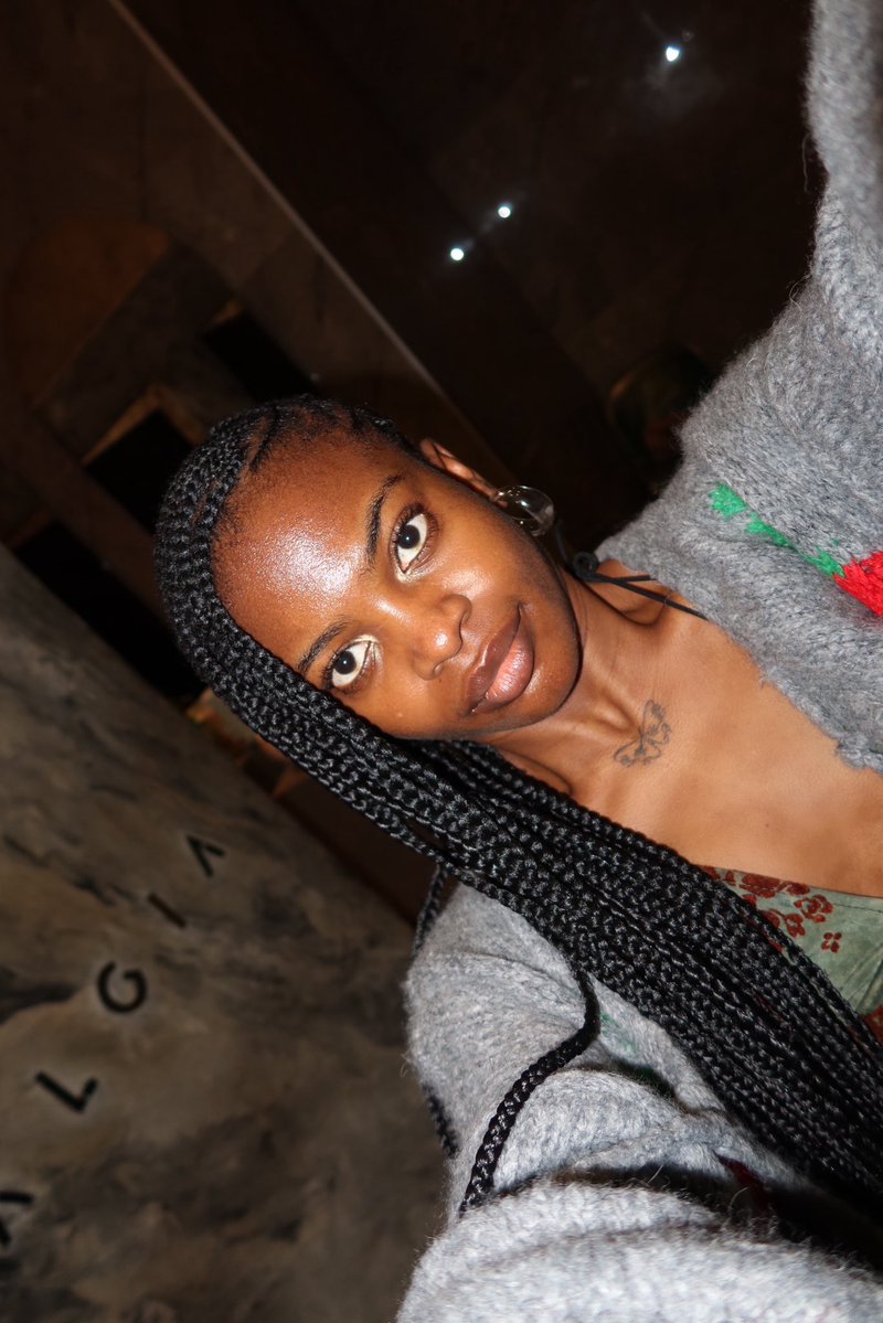 thebutterflora's tweet photo. New braids 💋 https://t.co/Qv3bBhs02K