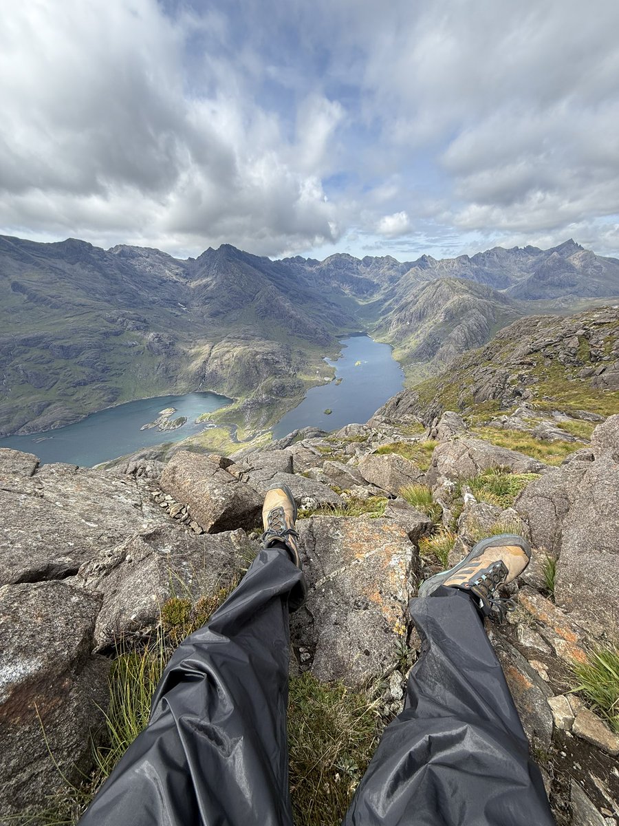 marcuscarslaw1's tweet photo. If you ever get the chance to climb Sgùrr Na Strì on Skye then do so. It is 494m high, well below a Munro, but a backbreaking 23.5km walk start-finish.

Walk Highlands described it as Britain’s best view. It lived up to this and the photos I post don’t do it justice. https://t.co/rlfis74CX9