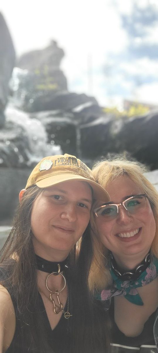Ashenveras's tweet photo. Over the past few months, I’ve broken free of that self-conscious bubble I was in, and I’m feeling active, healthy, and happy enough to finally embrace myself for the first time in my life!

I honestly wouldn’t be where I am without the wonderful people I have around me now 🥺💕 https://t.co/5iHIGiR60b