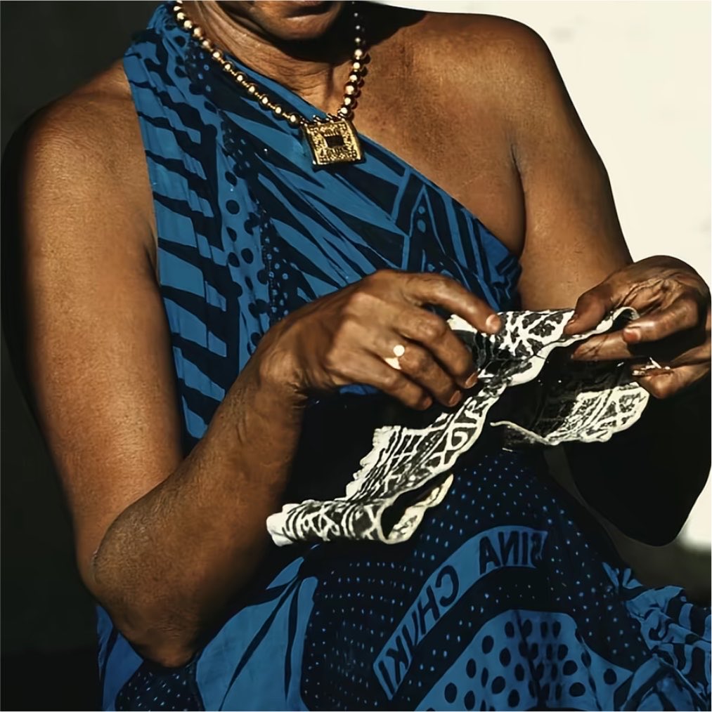 Banaadiri0's tweet photo. Different Fabrics Seen on the Banaadir Coast 

•Swahili/Bajuni: Kanga (Garees)

•Banaadir: Futa Banaadir (Alindi)

•Mumbai: Shaash Mumbey

•Somaliland &amp; Djibouti: Dirac https://t.co/dGP4jUCaxp