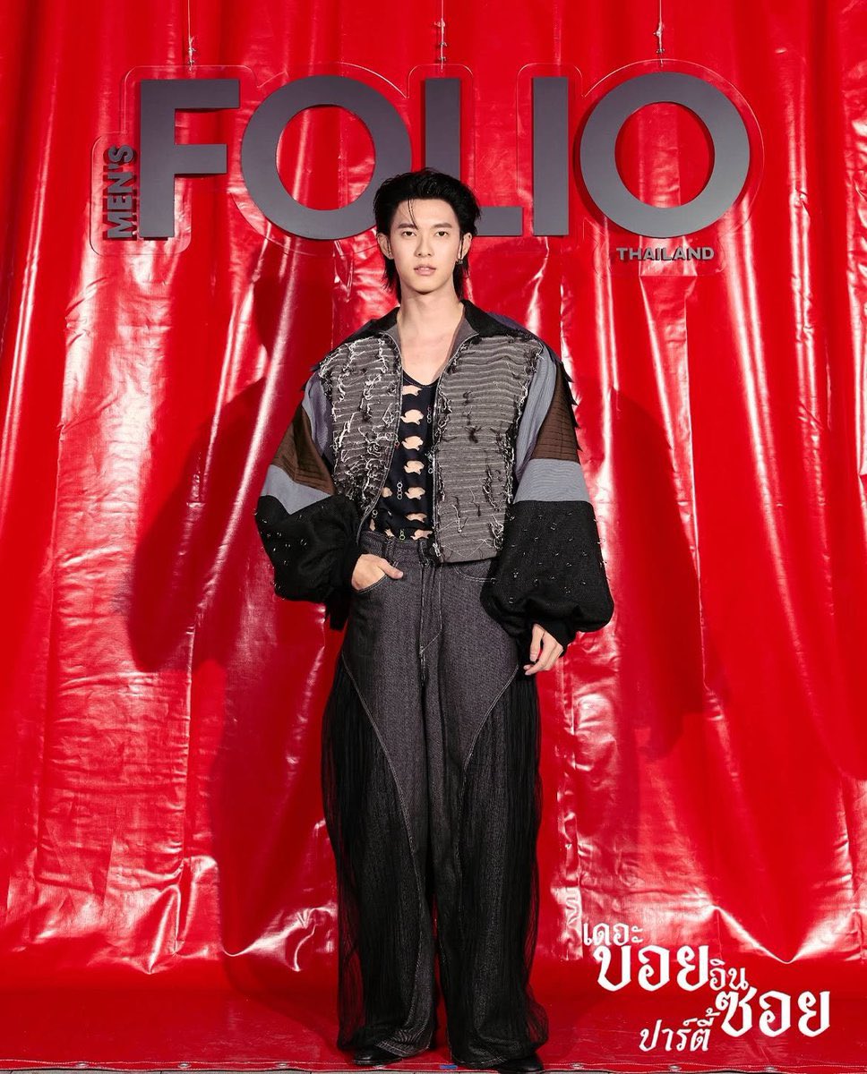 krittin_star's tweet photo. Was waiting for this since earlier and it's so worth it to wait and see 😍😍😍

MENSFOLIOxPOOH

#PoohAtMensFolioThailand 
#MensFolioThailand 
#ppoohkt  @ppoohkt https://t.co/9h5KgS5TzA