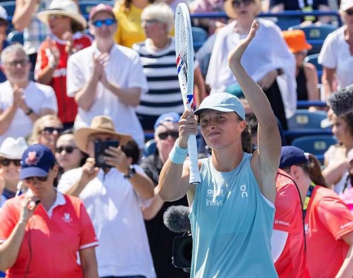 Tennis4Ar's tweet photo. إيغا شفيونتيك تتغلب على فيكتوريا غولوبِيتش في تورونتو بنتيجة 6-2، 6-1 🔥🇵🇱

سيطرة مطلقة من إيغا اليوم… أداء شبه مثالي من البداية للنهاية.

✅ ثالث مرة تصل فيها إلى دور الـ16 في تورونتو
✅ الفوز الـ25 لها في 2026 https://t.co/BUywo96YJs