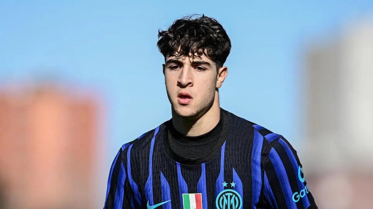 piacere_inter's tweet photo. 🚨🇲🇦 L'obiettivo del #Parma è Aymen #Zouin, esterno d'attacco dell'Inter. Sul classe 2006 aveva messo gli occhi anche l'Ascoli, ma la trattativa si è interrotta quando il giocatore ha capito che c'era la possibilità di andare in Serie A.

[@DiMarzio] https://t.co/oAZqfHZuiV