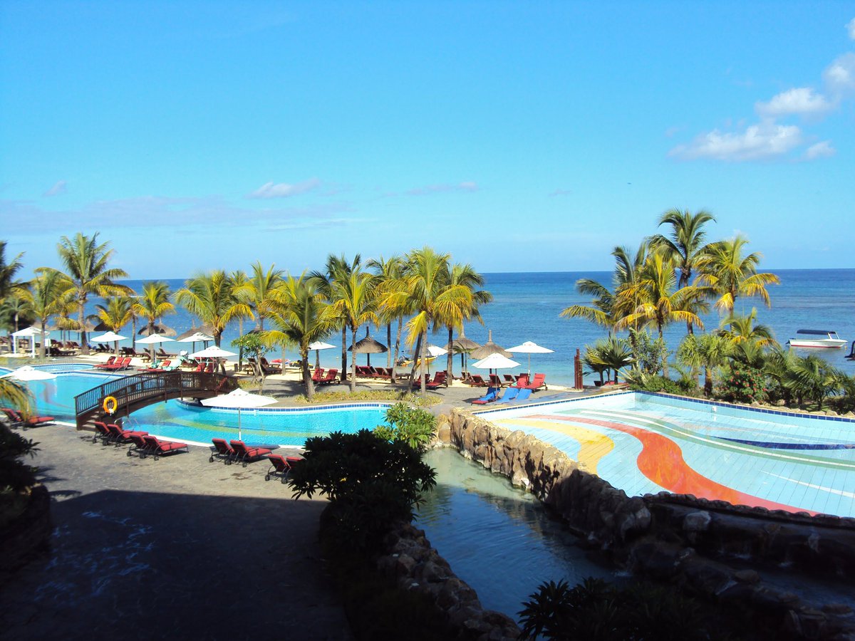 spendwiselyx's tweet photo. Mauritius was the first country I visited outside India, back in 2011. 🇲🇺

While I agree with all the points mentioned by @TravelBluez in the post below, one point deserves even more emphasis:

👉 If you are on SIC trips (shared coaches), you are at a disadvantage. If possible, opt for private tours or a self-drive car instead.

Can’t agree more with this. During our trip, we wasted hours visiting places like a glass factory, wooden toy factory, diamond shop, and other tourist-shopping stops that we had no real interest in. On top of that, we spent a lot of time simply waiting for fellow travellers, even though we were always on time and then sitting in the coach. 😅

The biggest disappointment was seeing so many beautiful spots on the way where we would have loved to stop and spend some time, but couldn’t because the shared coach had a fixed itinerary. And at every attraction, you are given a fixed time slot, so instead of enjoying the place, you end up keeping one eye on your watch. ⏰

Your Mauritius trip will be far more rewarding if you choose private tours or rent a self-drive car. You’ll have the flexibility to explore at your own pace, stop wherever you like, skip places that don’t interest you, and truly enjoy the island. 🚗🌴

📘 Visit SpendWisely Blog: Detailed credit card reviews & guides 👉 https://t.co/O06qoNyoQi

Some links may be referral links in the above post. It supports the page without any cost to you.

#creditcard #spendwisely #creditcard