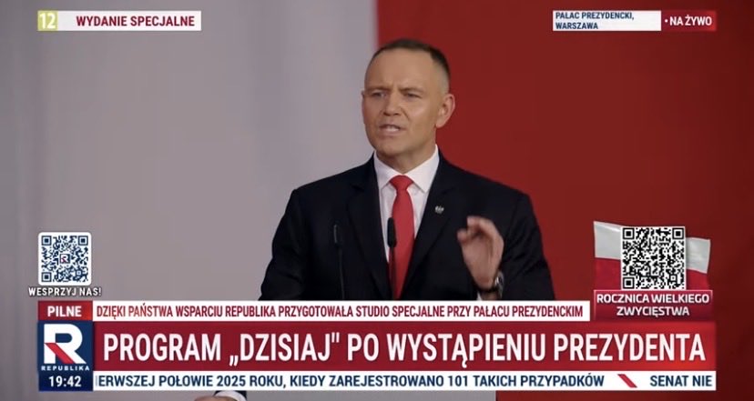Jan72595900's tweet photo. NIECH BÓG 
BŁOGOSŁAWI NASZEGO 
PREZYDENTA❤️🇵🇱
Niech Bóg błogosławi 
Naszą Ojczyznę Polskę🇵🇱 https://t.co/S5G4zFjmJm