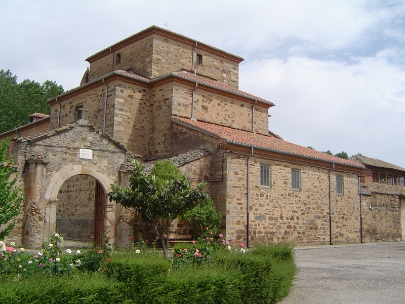 jcyl's tweet photo. ⛪️@patrimoniojcyl autoriza la rehabilitación de varias cubiertas del convento premostratense de Villoria de Órbigo, en #León   

Luz verde también a la intervención arqueológica en la Torre de la Reina del castillo de Laguna de Negrillos

https://t.co/Z3t5QQ72iy https://t.co/5I4u3cx80l