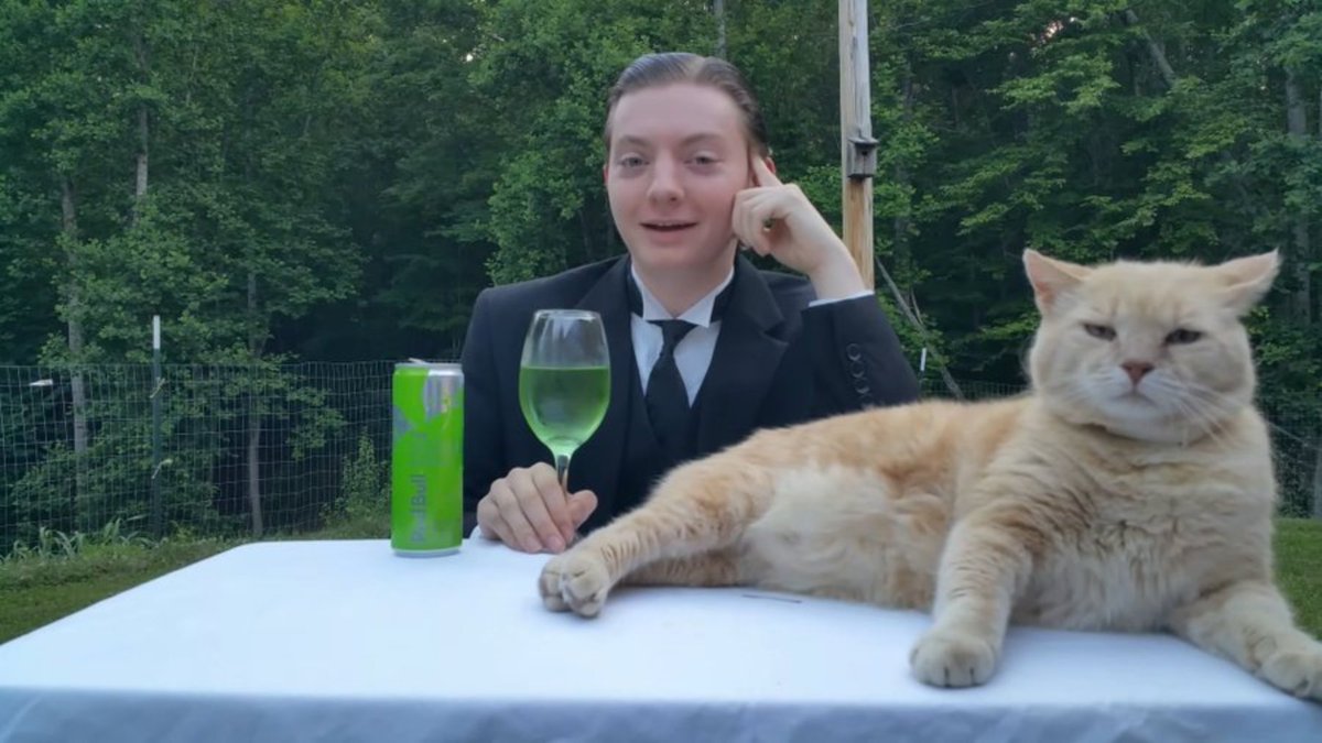 RollGPT's tweet photo. Me and the Chief Risk Officer celebrating after turning $50 into $5000 on @WcoinHQ https://t.co/8x5VxEKQct