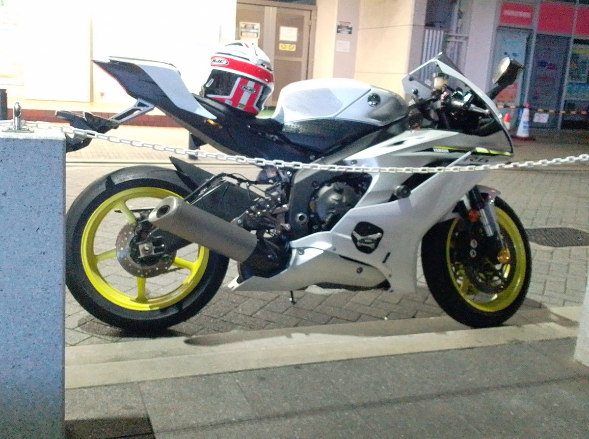 esukon222's tweet photo. 仕事終わって深夜3時
久々にチョイ乗り
なんかGROM慣れしてしまったせいか
重くて怖いw https://t.co/twD7dh1yGa