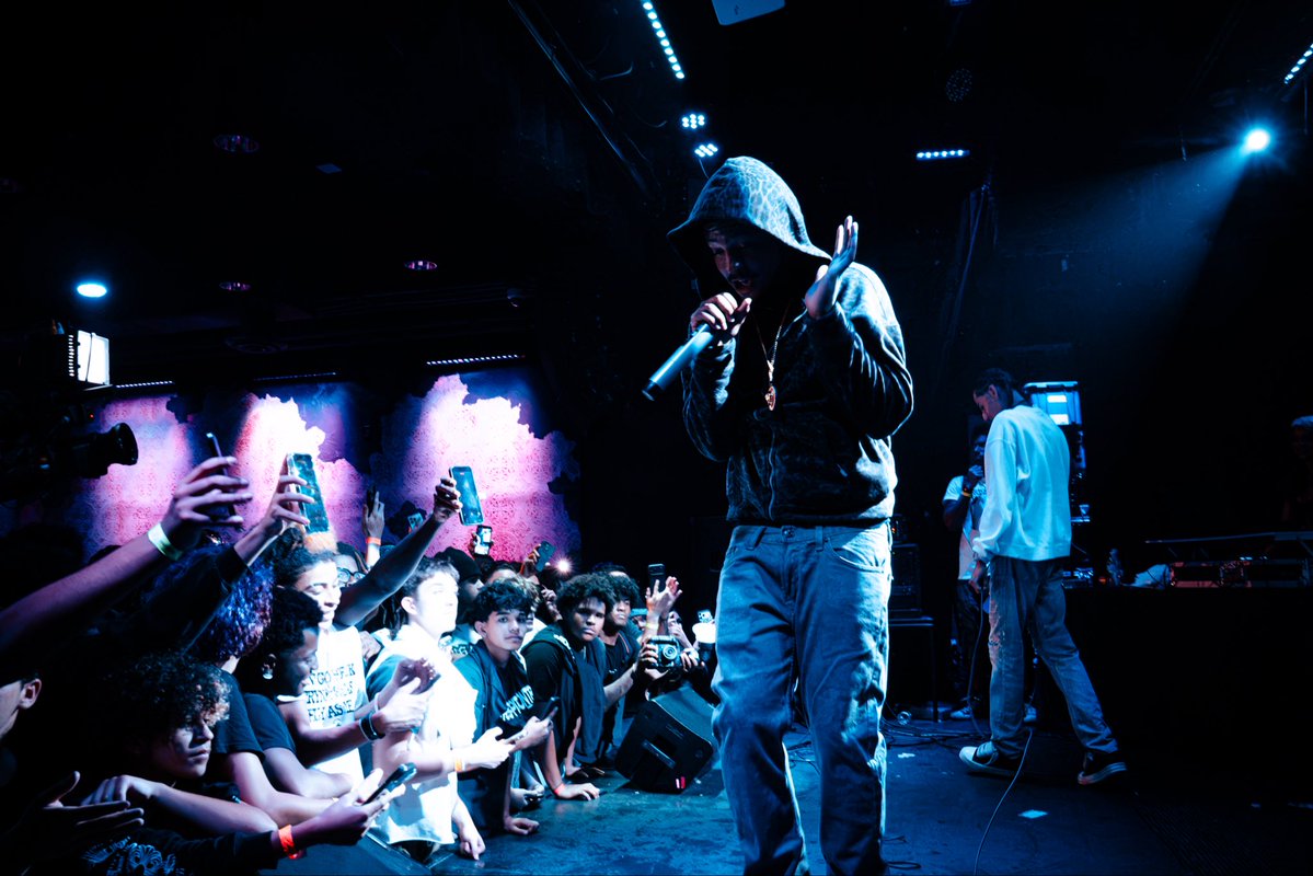 Domb1no's tweet photo. #subiibabii live in Orlando, FL 🔥🔥 https://t.co/tcyojvlQS3