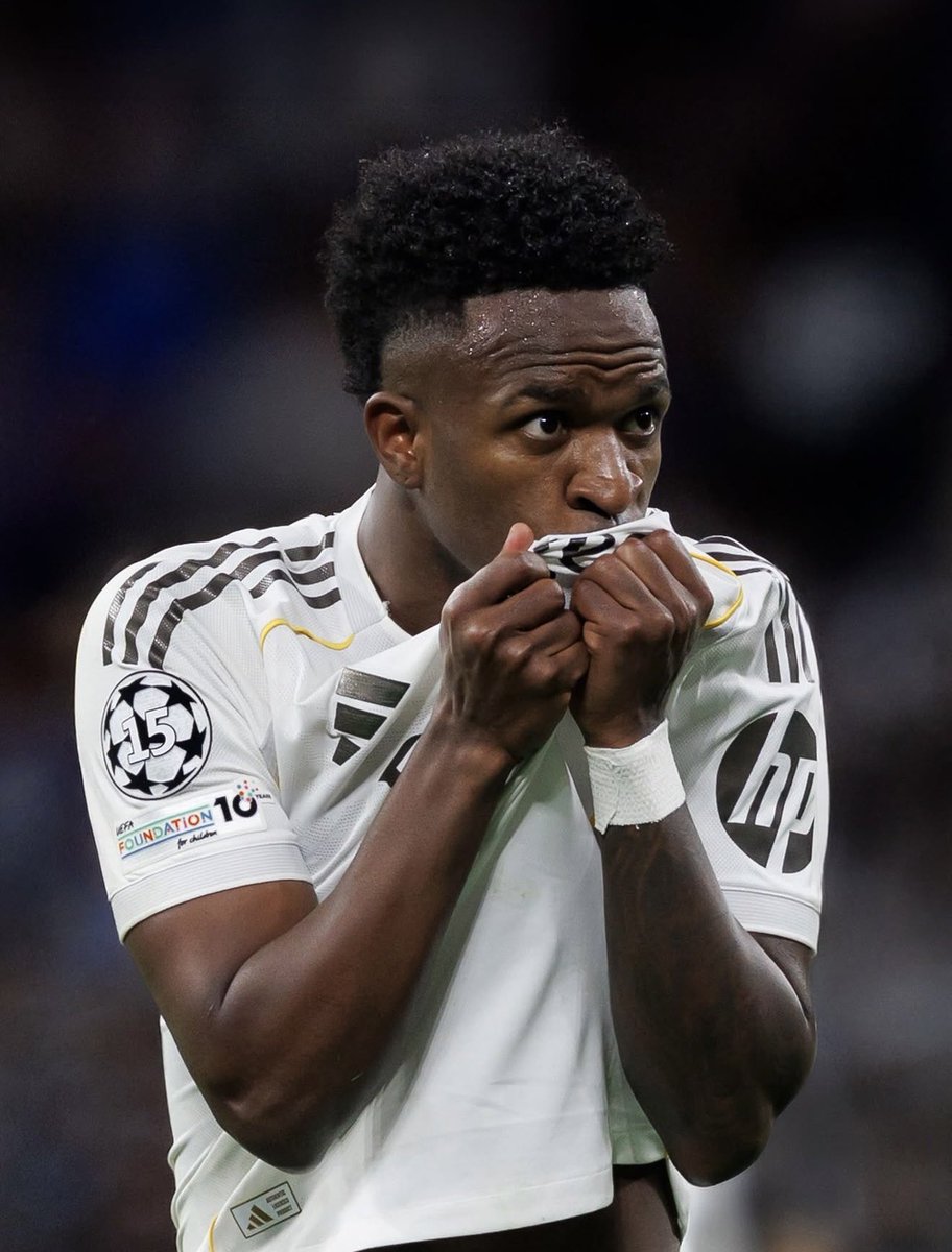 futebol_info's tweet photo. 🚨 AGORA! Oficial: Real Madrid anuncia renovação de contrato com Vini Jr por mais 6 temporadas (até meados de 2032).

📸 Real Madrid https://t.co/QMN3KhlnEA